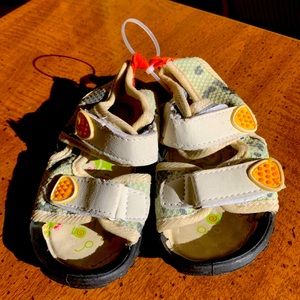 🌈BOGO 50% off🌈 Comfortable, Cute Kids Sandals Size 5